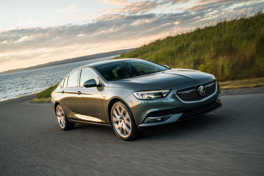  Buick Regal Avenir 2018 года  (NA) (фото 2 из 14)